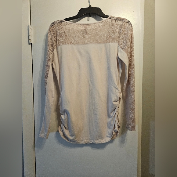 Ambiance Maternity Ivory Lace Sleeve Top - XL - Picture 3 of 4